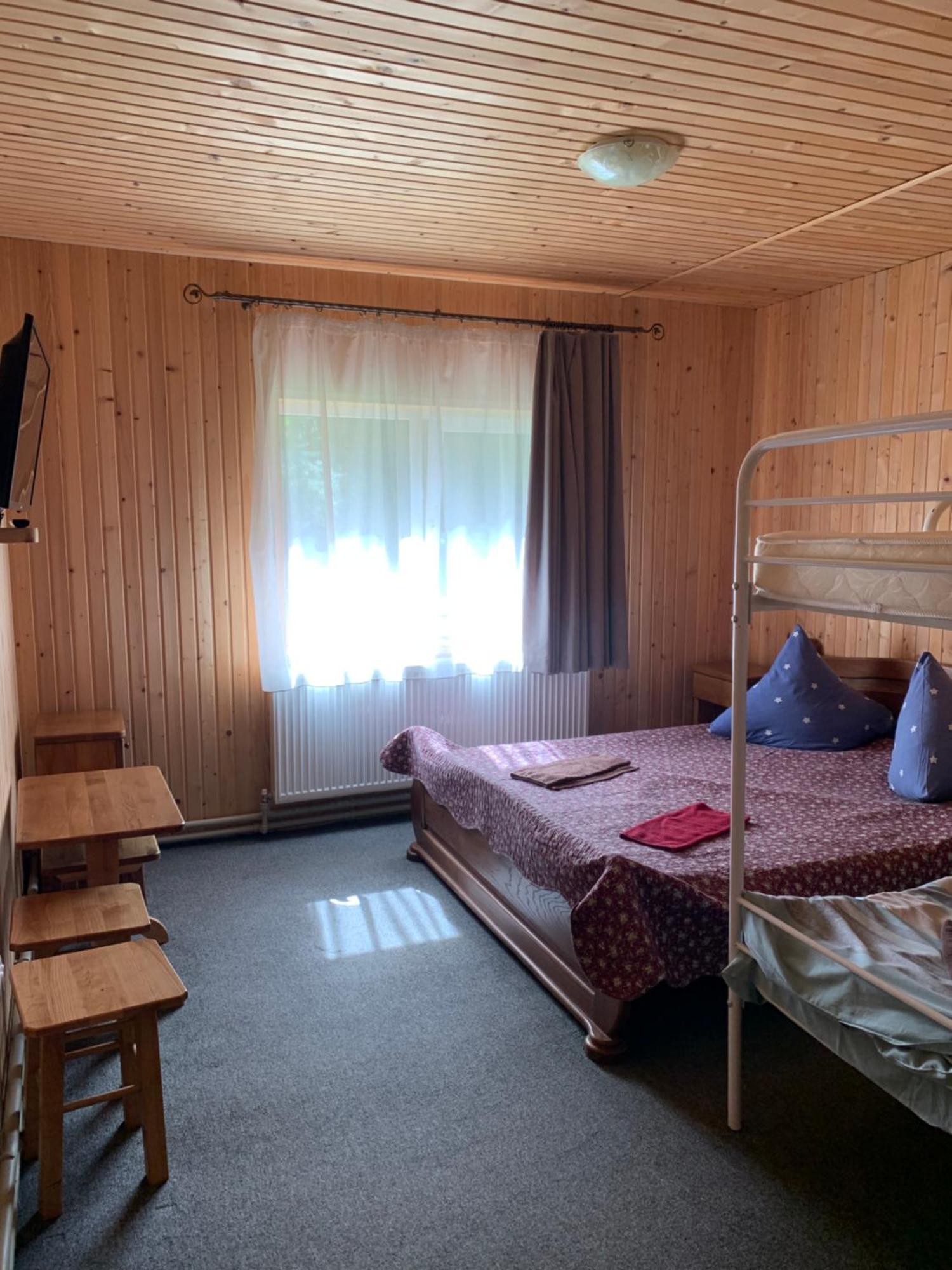 Hotel Novoe Shale 야블루니츠야 외부 사진